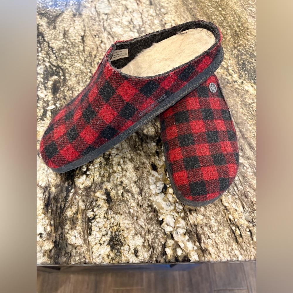 Birkenstock Zermatt Shearling wool slippers. size 39.  Very good condition-
